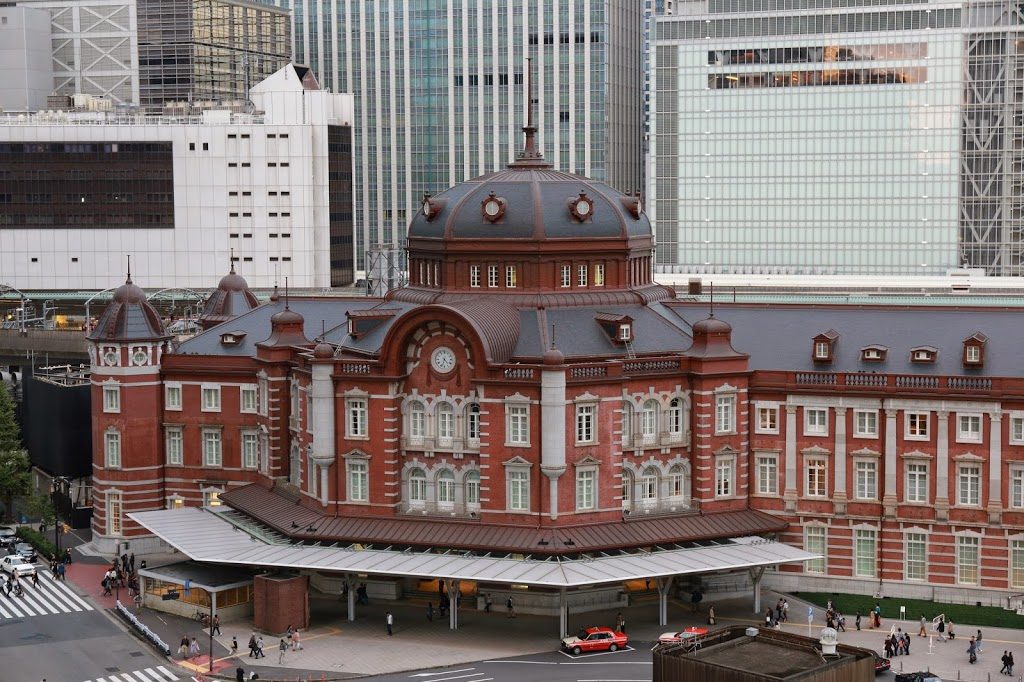 Best Places to Take Picture of Tokyo Station | TiptoeingWorld