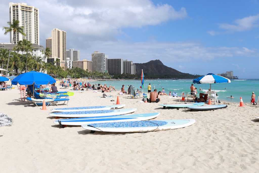 Waikiki beach diamond head hawaii