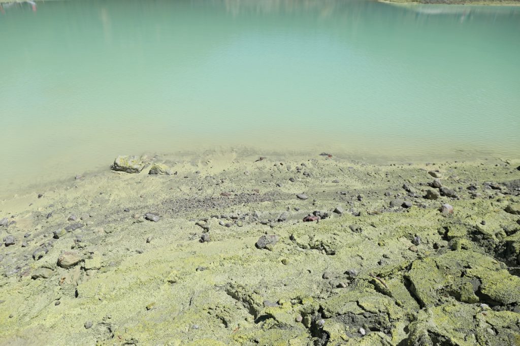 Sulfur Crater