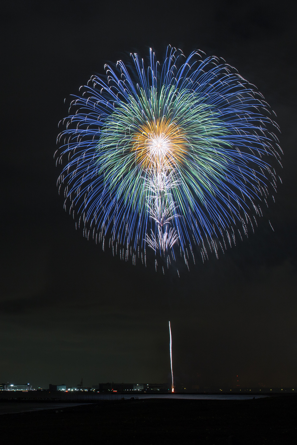 How to Take Pictures of Fireworks Like A Professional Photographer | TiptoeingWorld