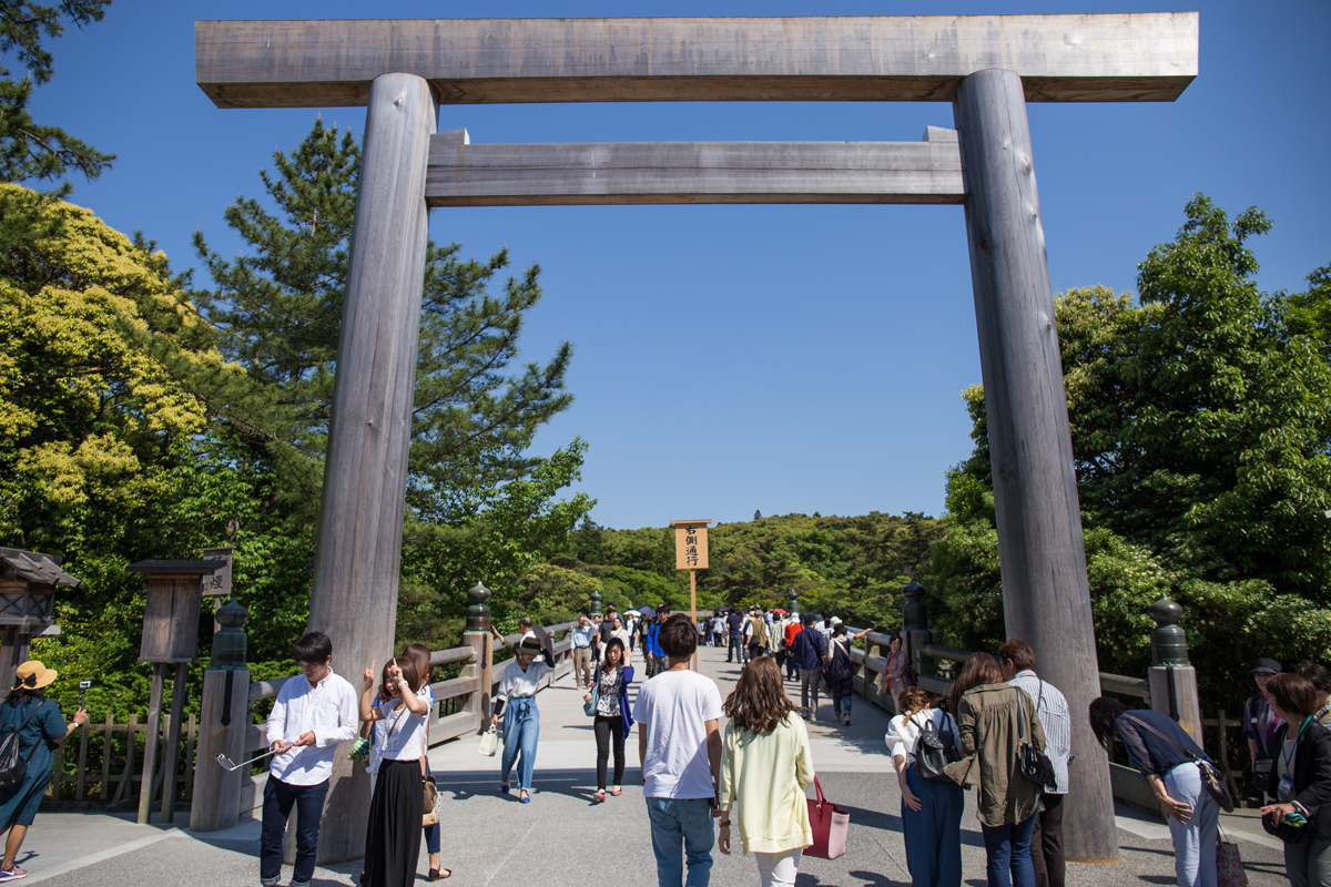 Entrance-of-Naiku-Ise-Shrine